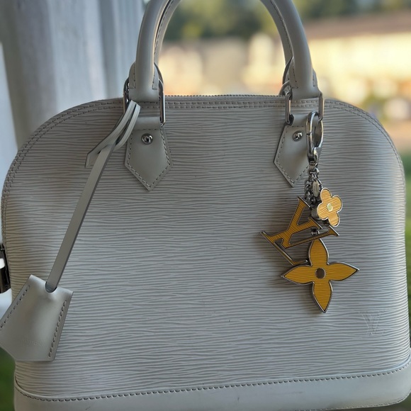 Louis Vuitton Alma PM Epi Leather Blaco (White) - Picture 3 of 14